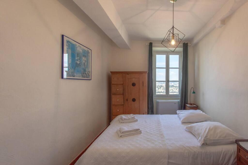 L26 Bonnard 10pax Pool, Garden, Parking, Ac Villa