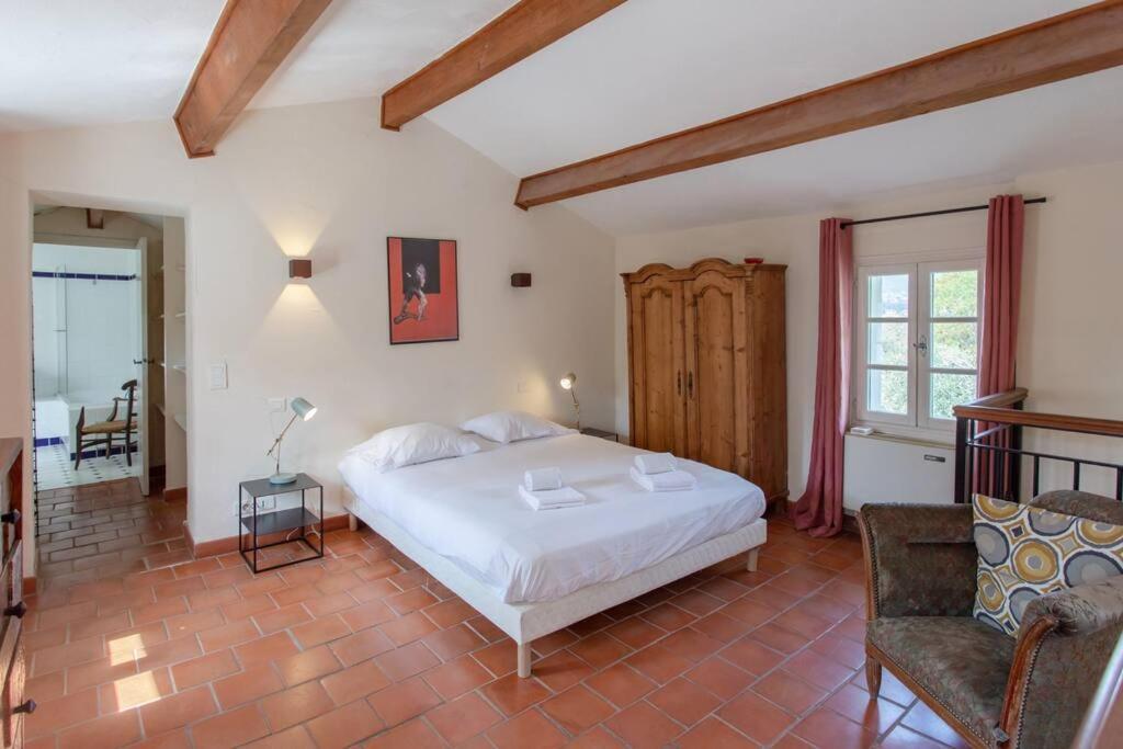 L26 Bonnard 10pax Pool, Garden, Parking, Ac Villa Nizza