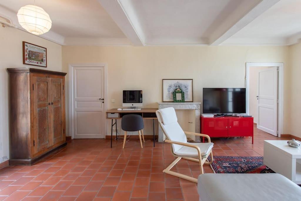 Villa L26 Bonnard 10pax Pool, Garden, Parking, Ac *